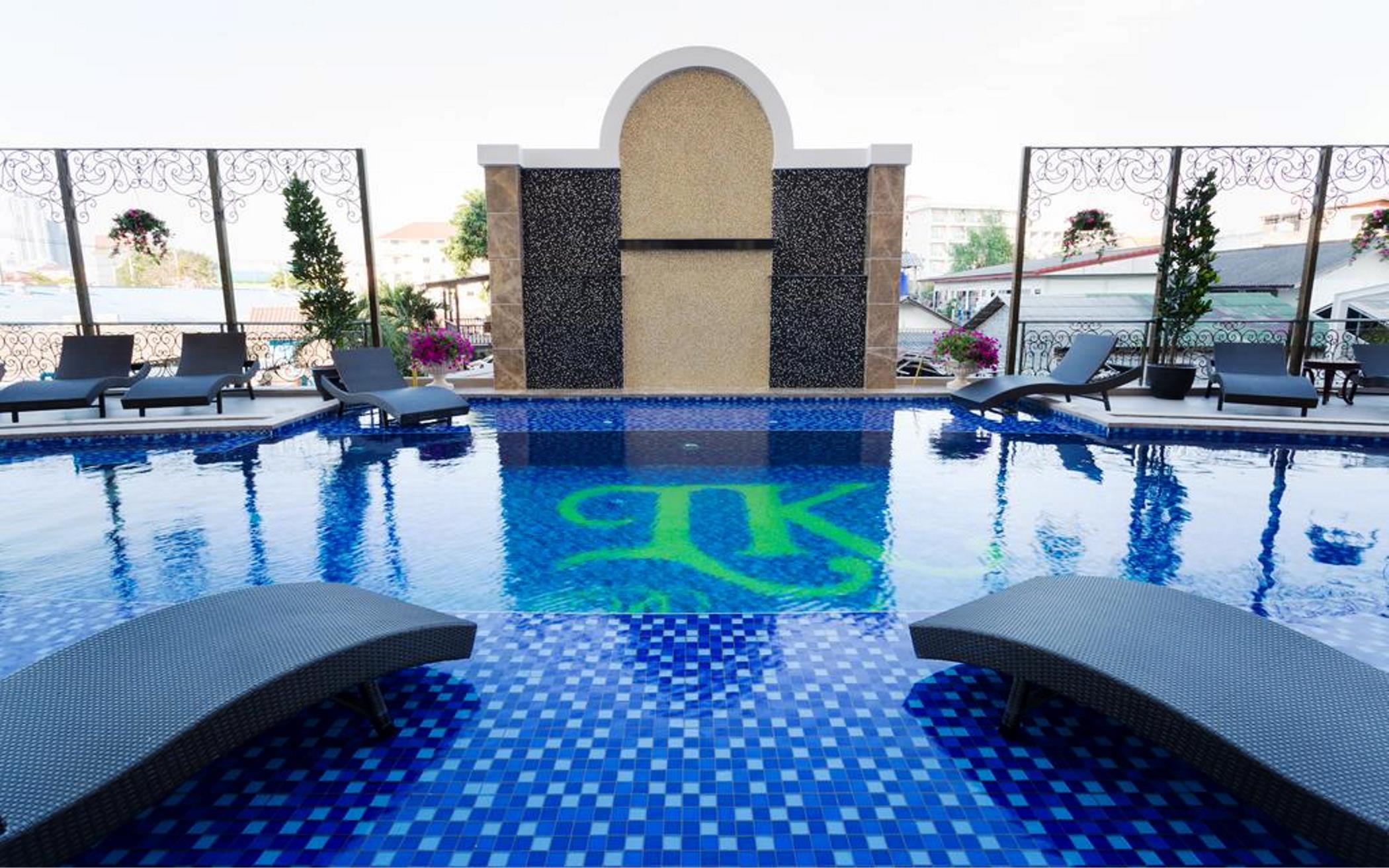 Lk President Hotel Pattaya Bagian luar foto