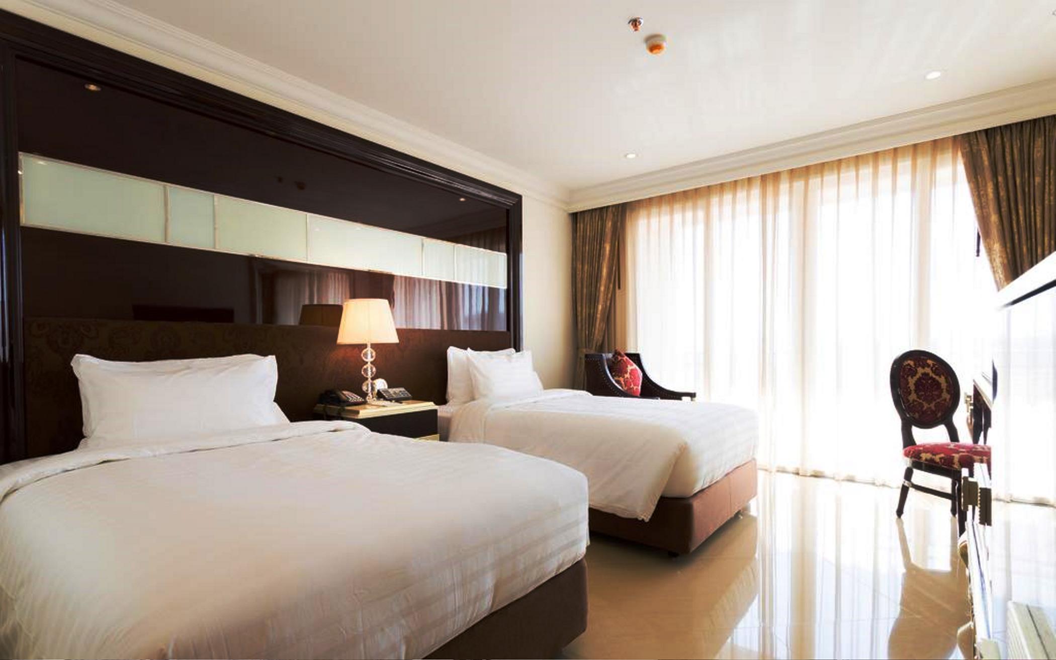 Lk President Hotel Pattaya Bagian luar foto