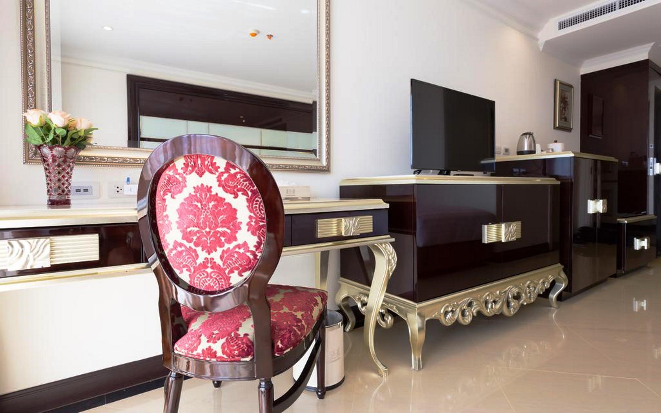 Lk President Hotel Pattaya Bagian luar foto