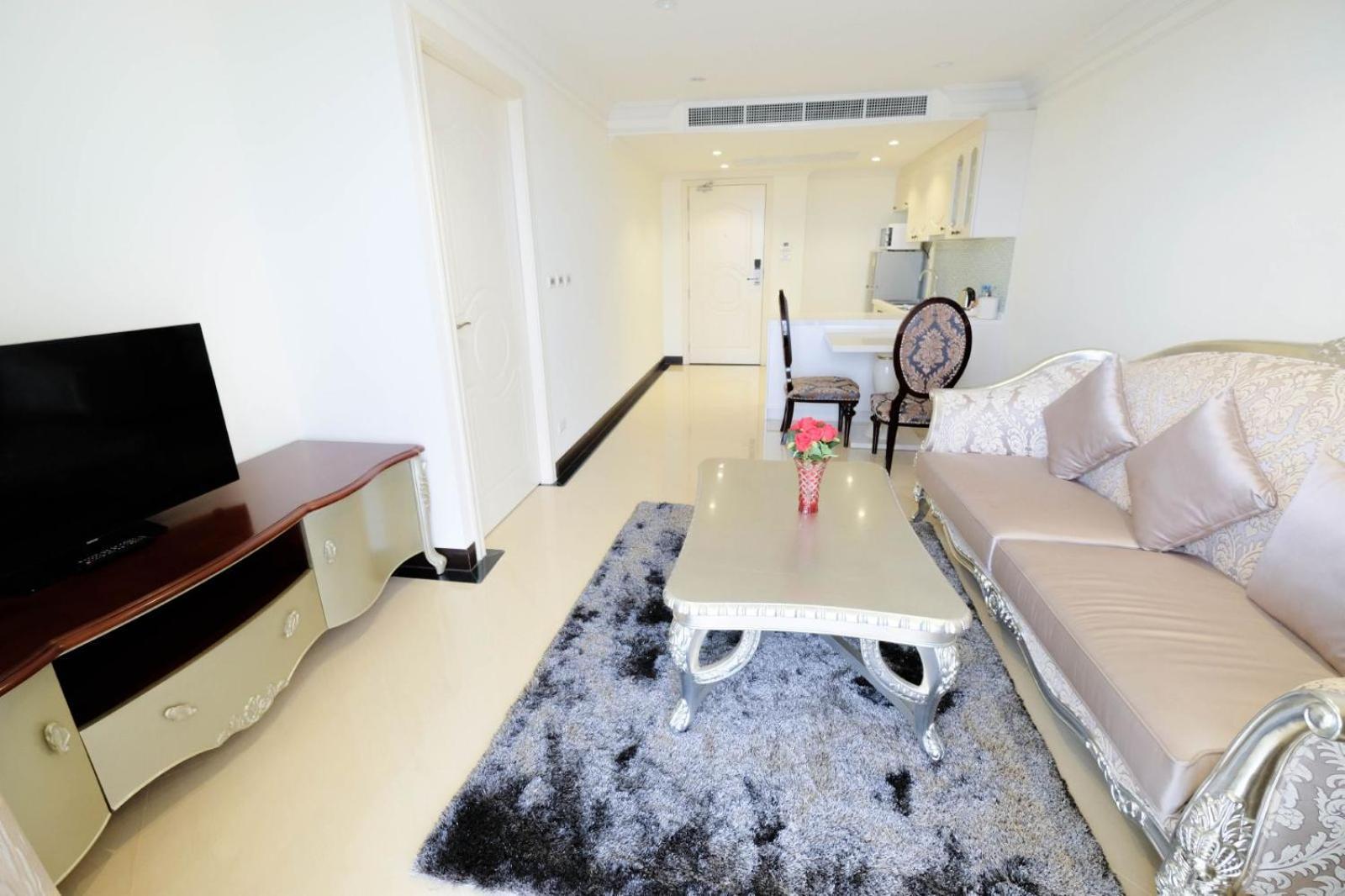 Lk President Hotel Pattaya Bagian luar foto