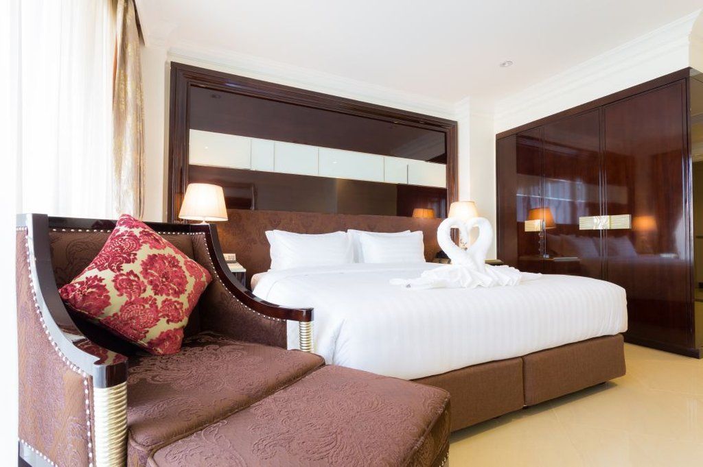 Lk President Hotel Pattaya Bagian luar foto