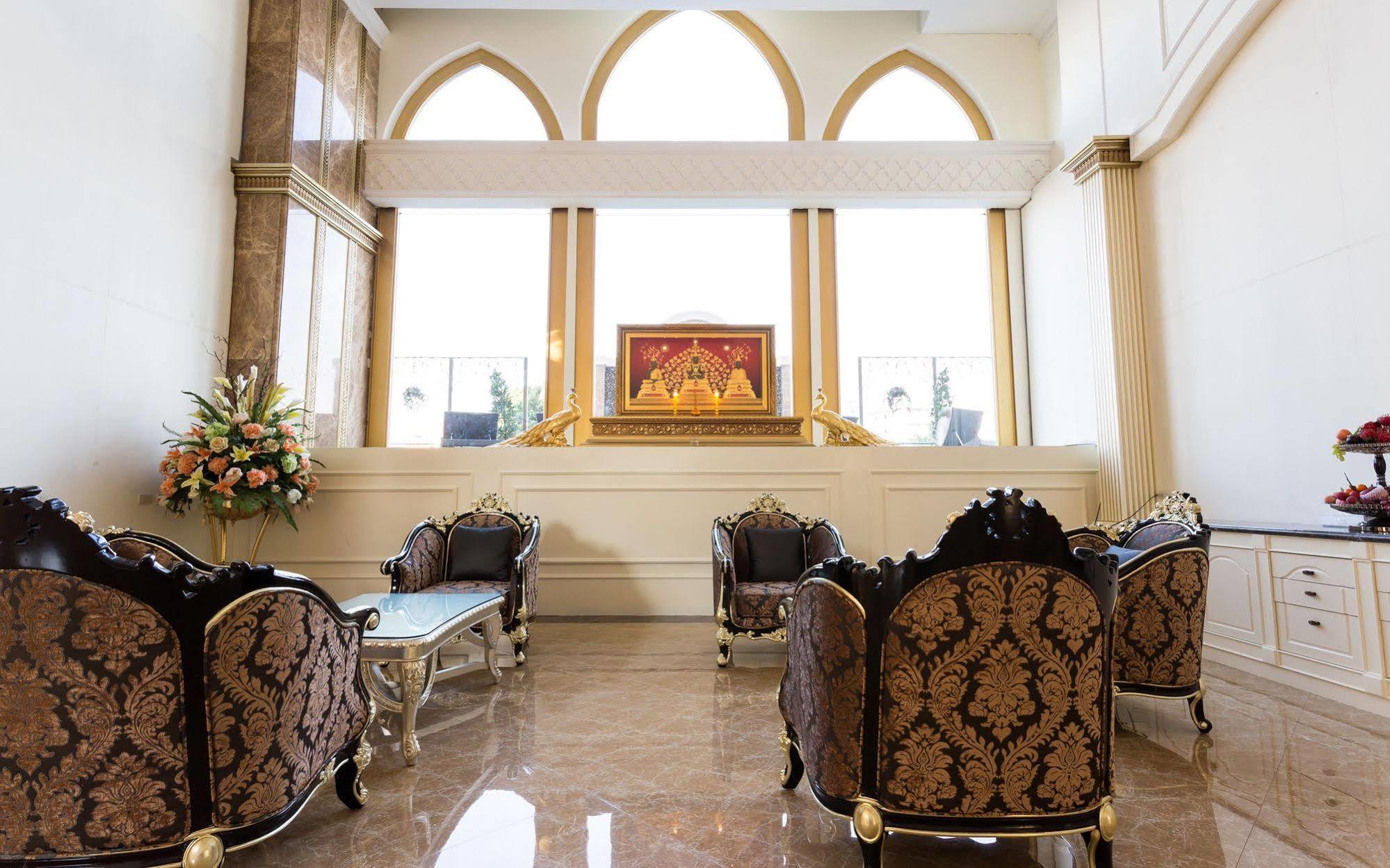 Lk President Hotel Pattaya Bagian luar foto